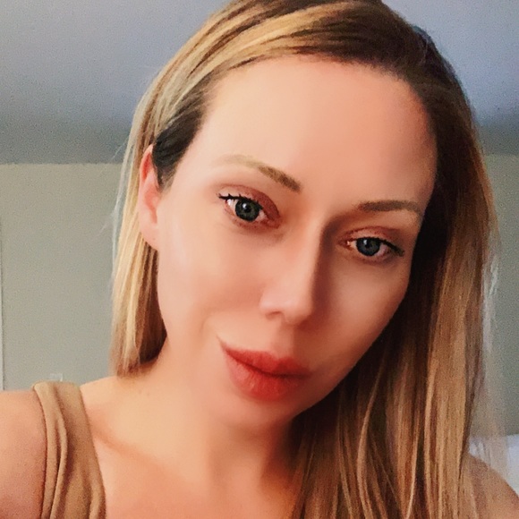 Meet your Posher, Kimmy - Picture 1 of 3